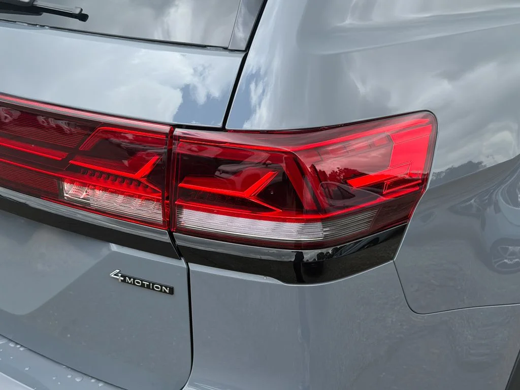 New 2026 Pure Gray Volkswagen 2.0T Peak Edition image 8