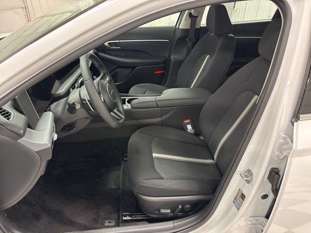 New 2026 White Hyundai SEL Sport image 6