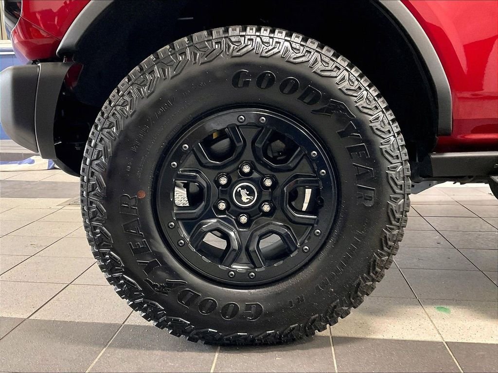 Used 2025 Red Ford Badlands image 7