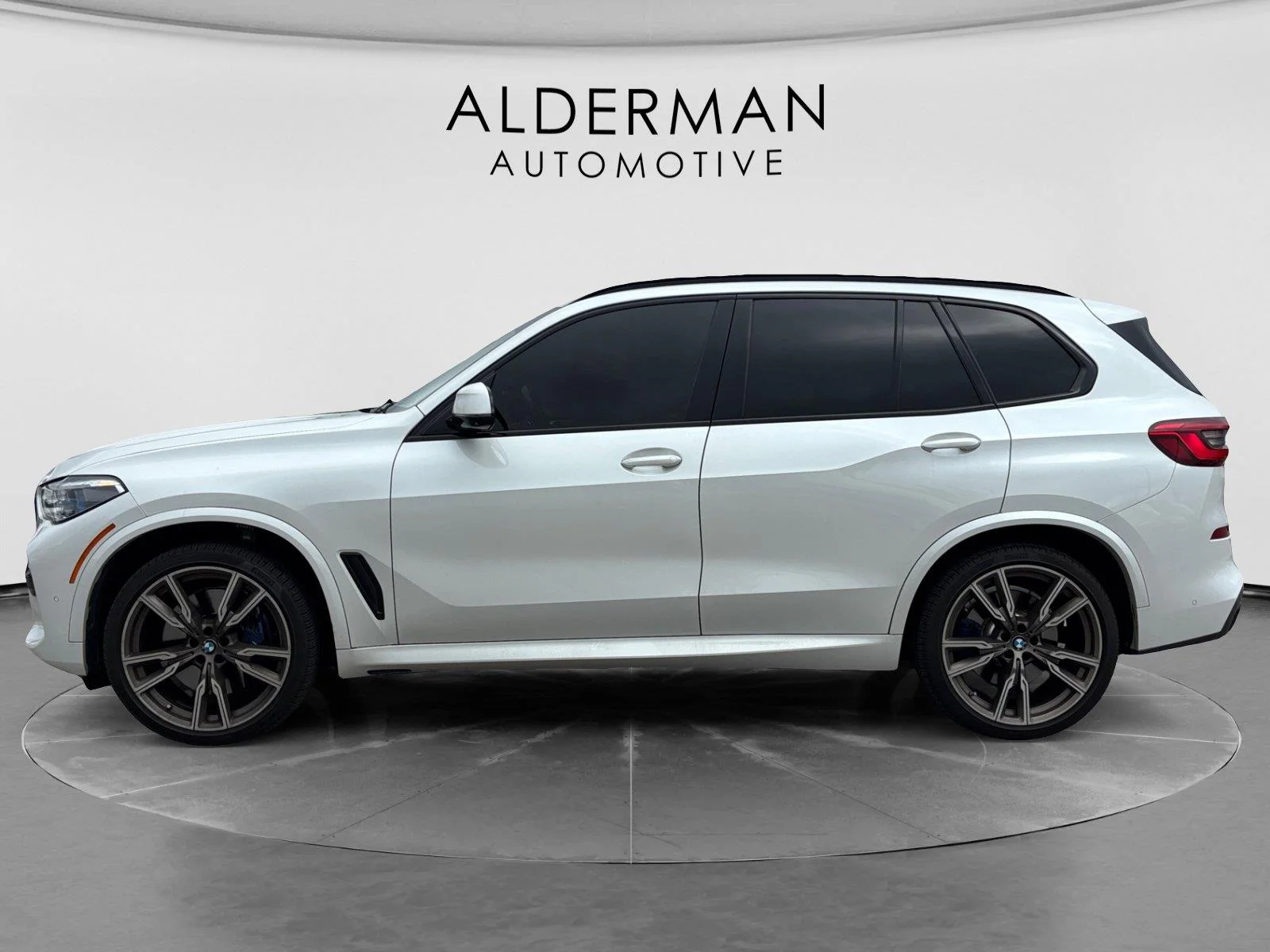 Used 2020 Mineral White Metallic BMW M50i image 2
