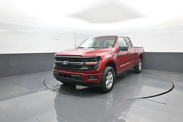 New 2026 Ruby Red Metallic Tinted Clearcoat Ford XLT image 4