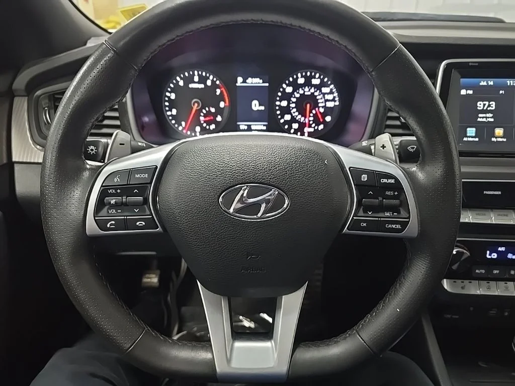 Used 2018 White Hyundai Sport+ image 21