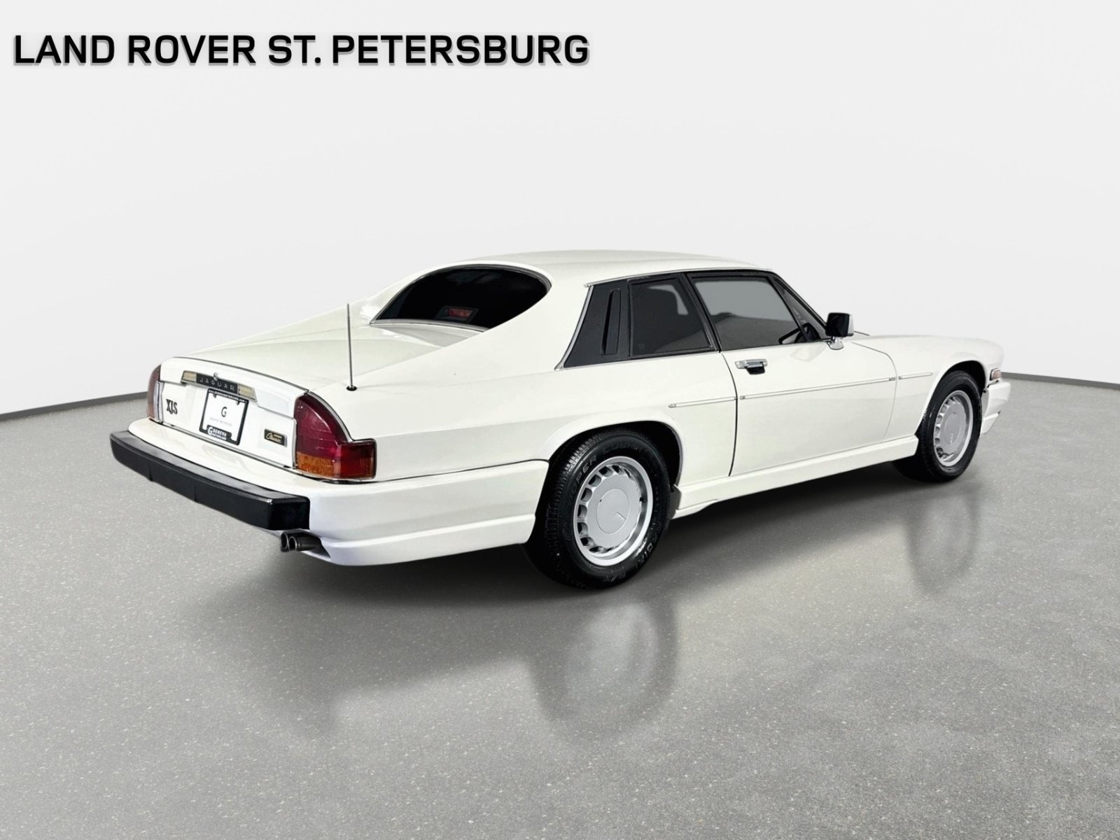 Used 1991 White Jaguar V12 image 5