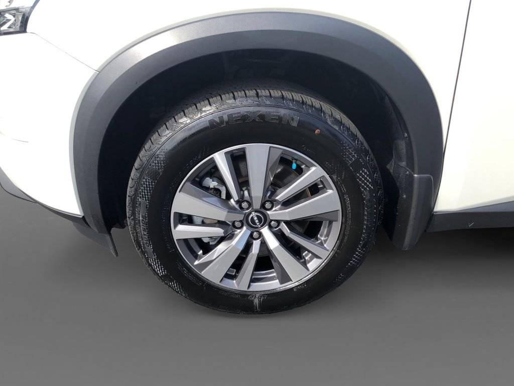 Used 2023 White Nissan SL image 15