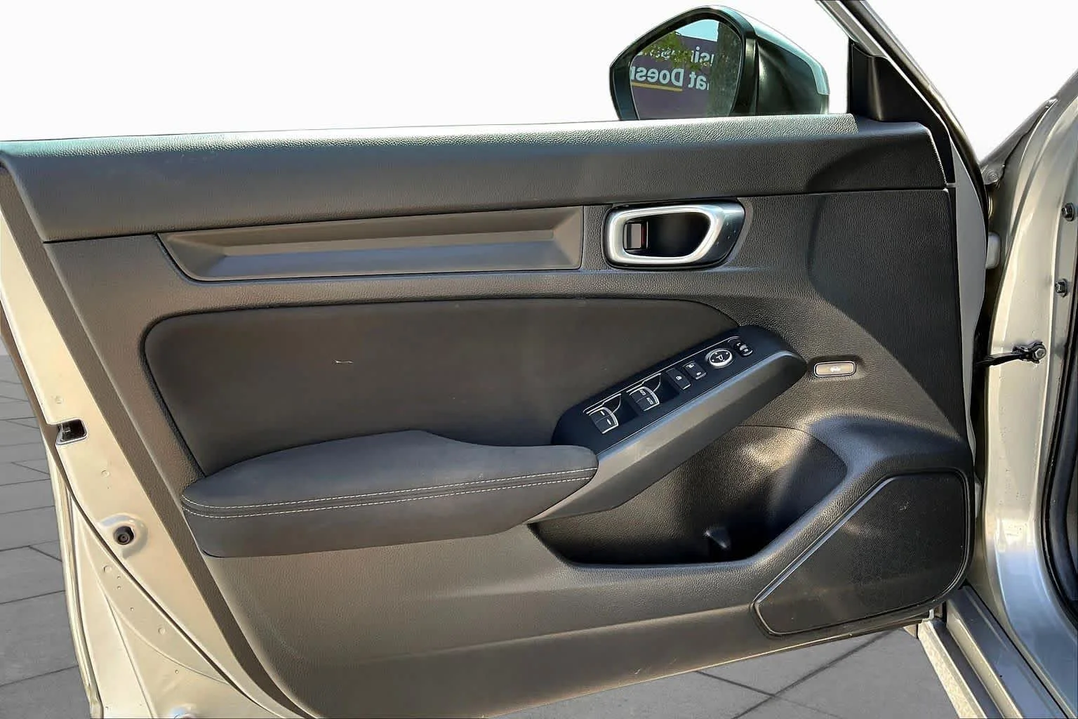 Used 2025 Solar Silver Metallic Honda LX image 21