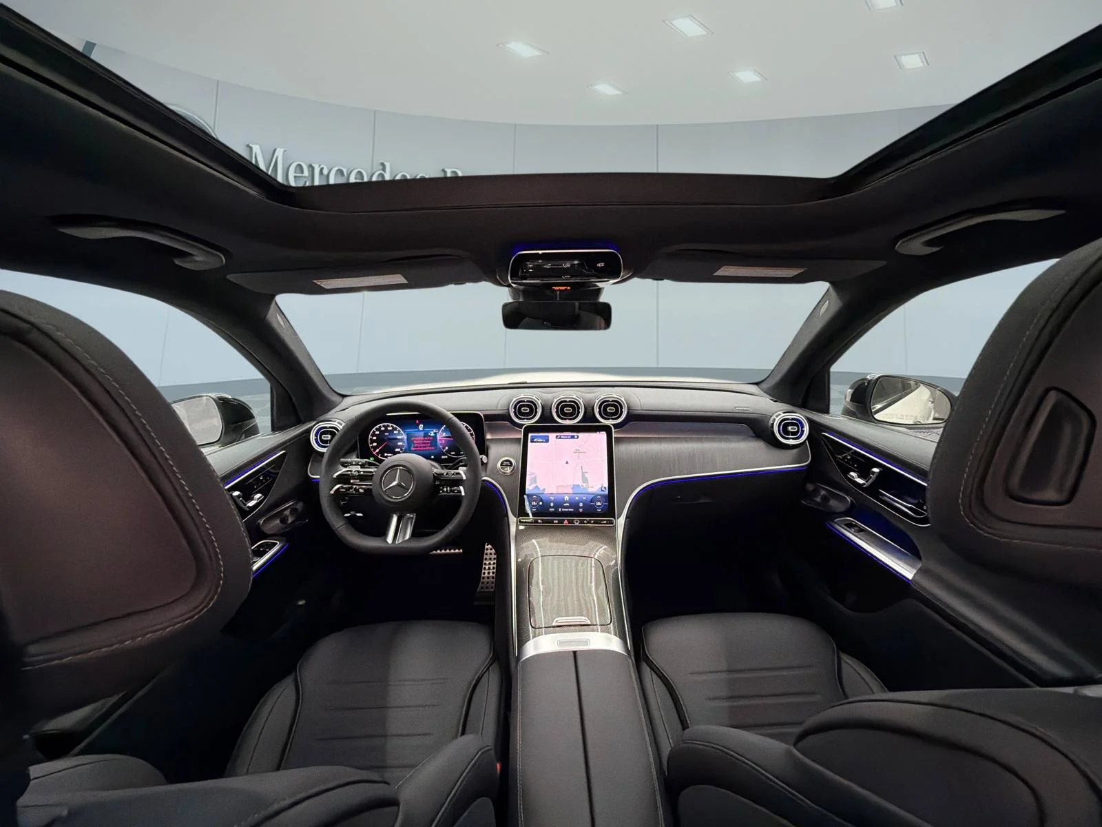 New 2027 White Mercedes-Benz GLC 300 image 26