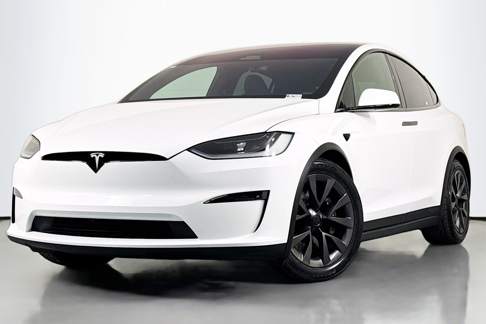 2023 Tesla Model X's photo