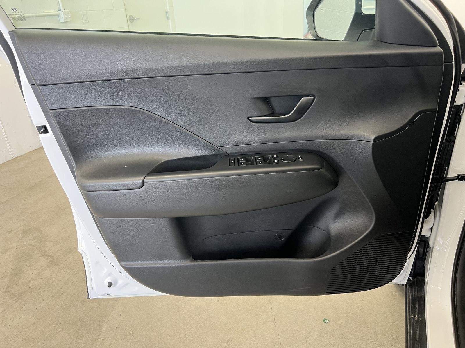 2026 Hyundai Kona SE - Photo 11