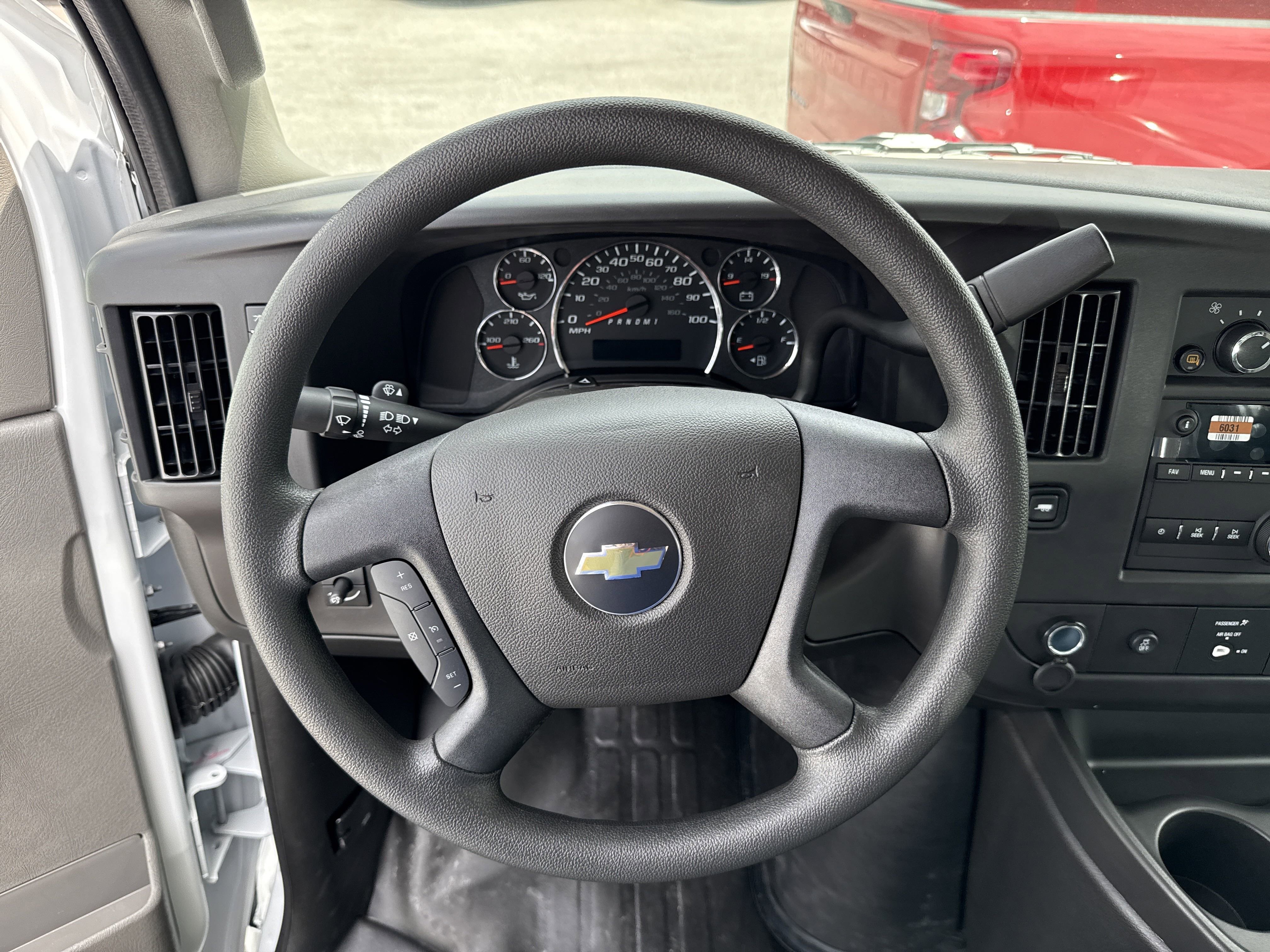 2025 Chevrolet Express Cargo Work Van - Photo 13