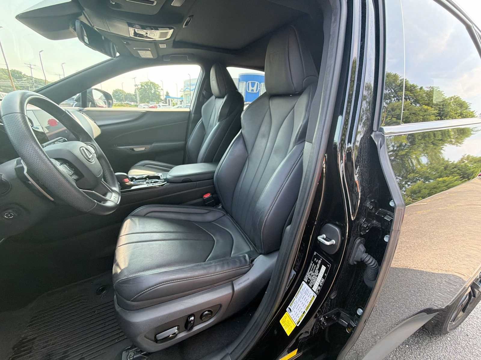 Used 2024 Obsidian Lexus F SPORT Handling image 21