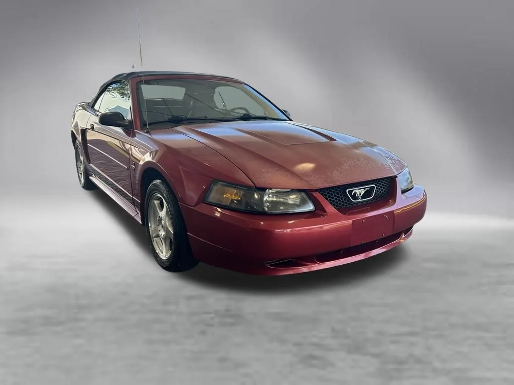 Used 2003 Red Ford V6 image 2