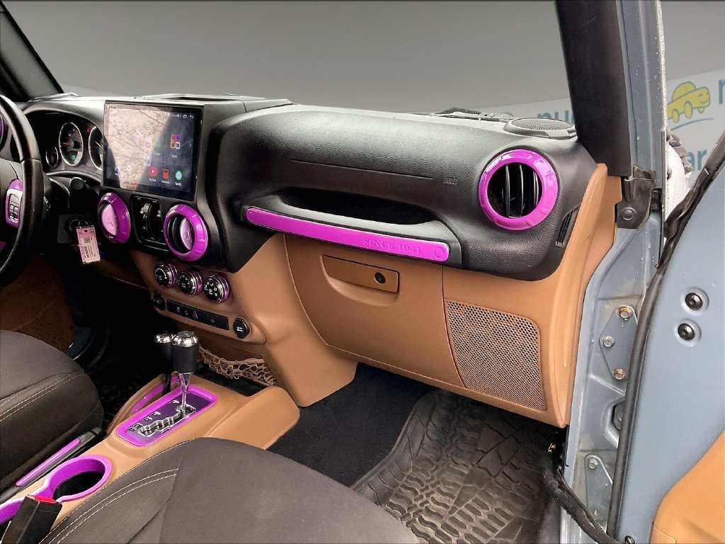 Used 2015 Anvil Clear Coat Jeep Unlimited Sahara image 12