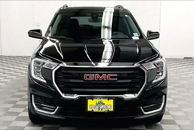 Used 2023 Ebony Twilight Metallic GMC SLE image 4