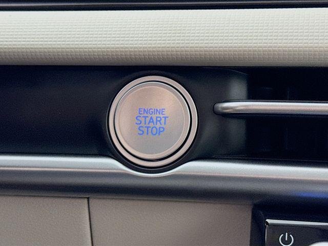 New 2026 White Hyundai SEL FWD image 26