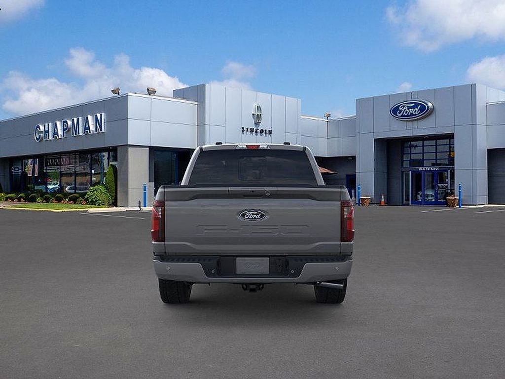 New 2026 Carbonized Gray Metallic Ford XLT image 5