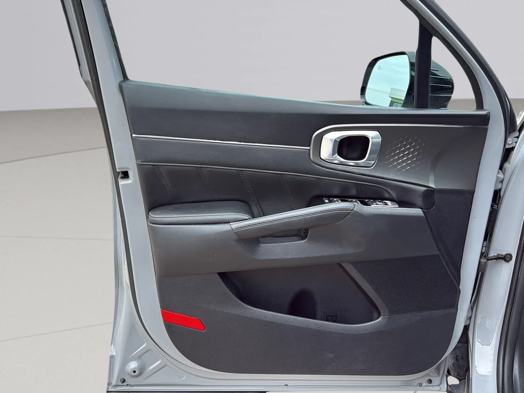 Used 2023 Wolf Gray Kia SX image 25