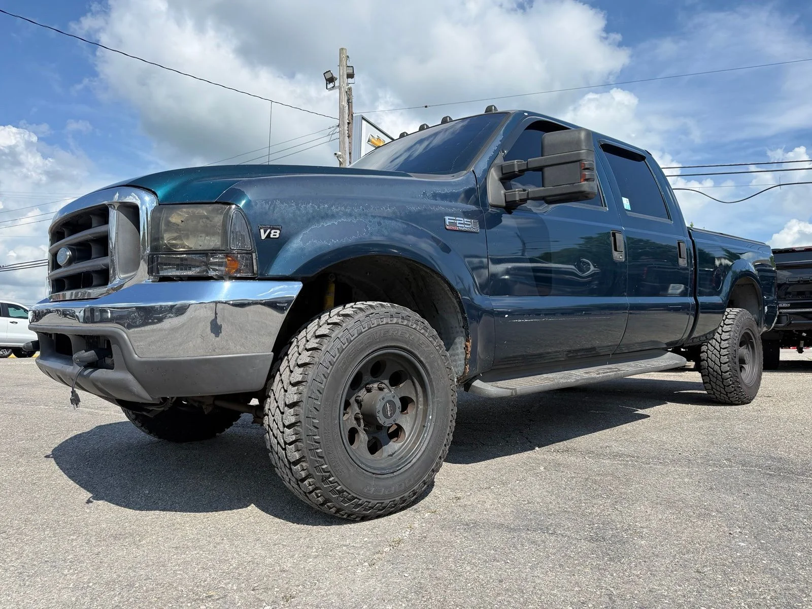 Used 1999 Green Ford  image 2