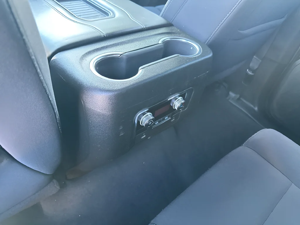 Used 2023 White GMC SLE image 32