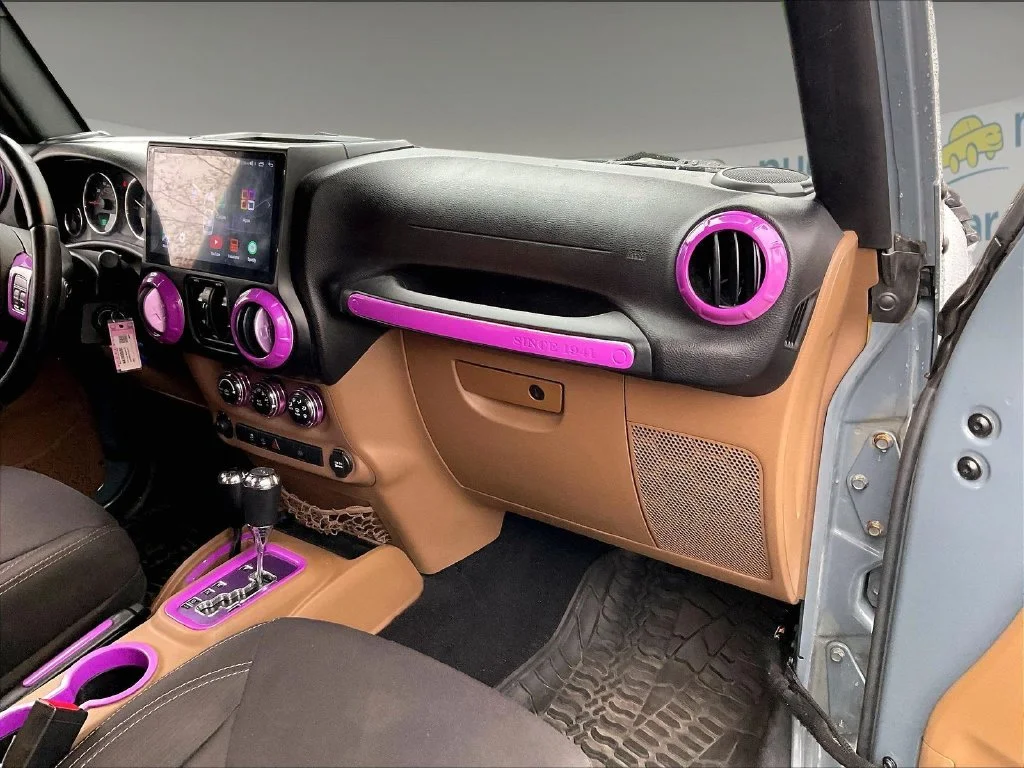 Used 2015 Anvil Clear Coat Jeep Unlimited Sahara image 12