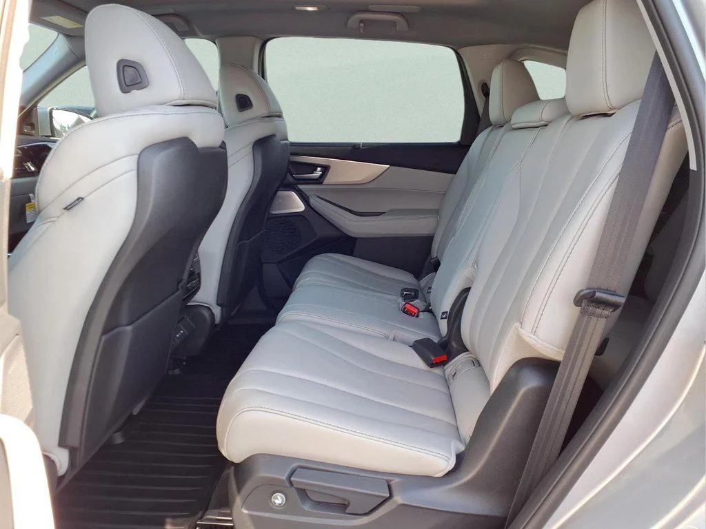 Used 2026 Solar Silver Metallic Acura Technology Package image 10