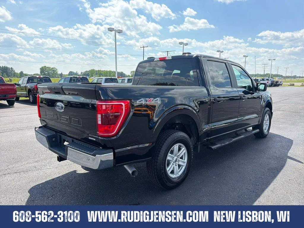 Used 2021 Black Ford XLT image 5