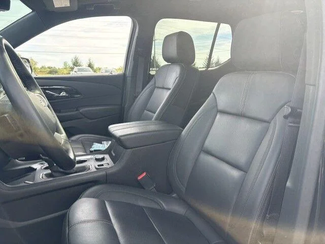 Used 2023 Mosaic Black Metallic Chevrolet RS image 9
