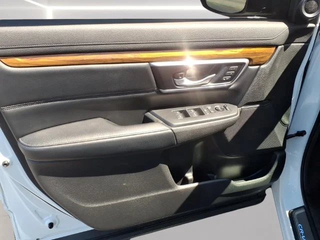Used 2017 White Honda Touring image 8