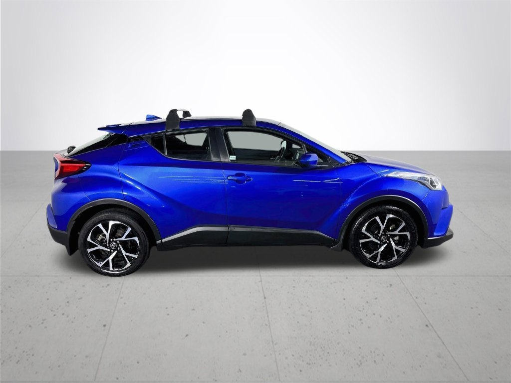 Used 2018 Blue Toyota XLE image 5