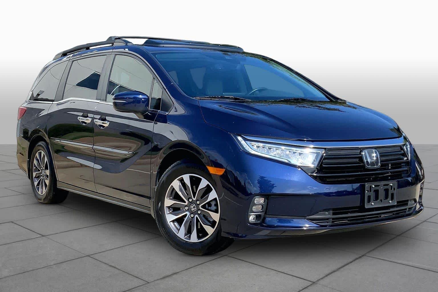 Used 2022 Obsidian Blue Pearl Honda EX-L image 3