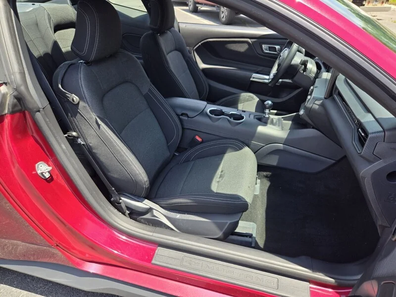 Used 2025 Magenta FORD GT FASTBACK image 18