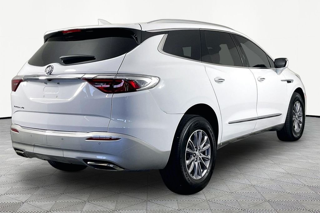 Used 2024 White Buick Essence image 5