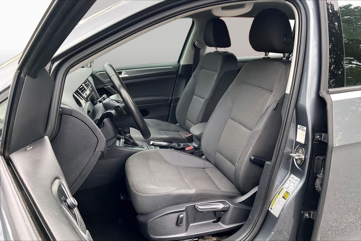 Pre-Owned 2019 Volkswagen Golf SportWagen S
