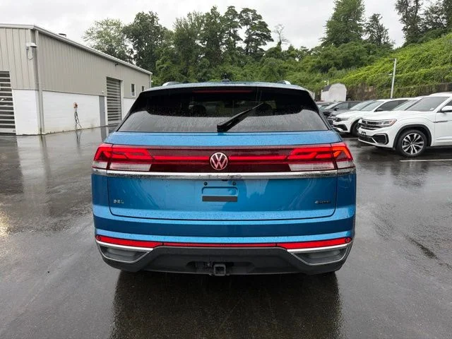 Certified Used 2025 Blue Volkswagen 2.0T SEL image 6