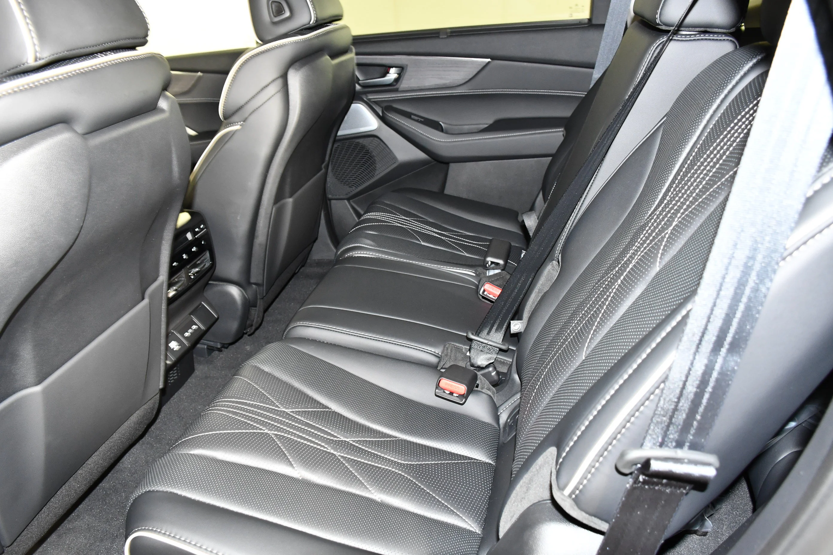 New 2026 Majestic Black Pearl Acura w/Advance Package image 15