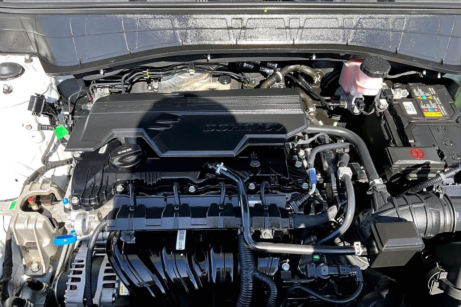 Certified Used 2025 Atlas White Hyundai SEL image 32
