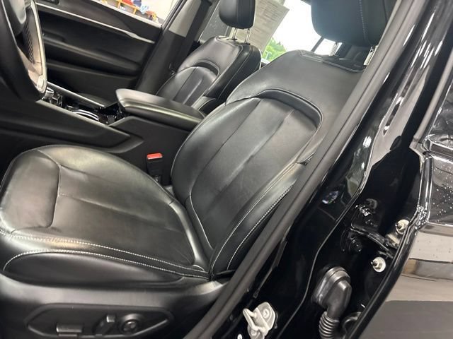 Used 2021 Diamond Black Crystal Pearlcoat Jeep Limited image 15
