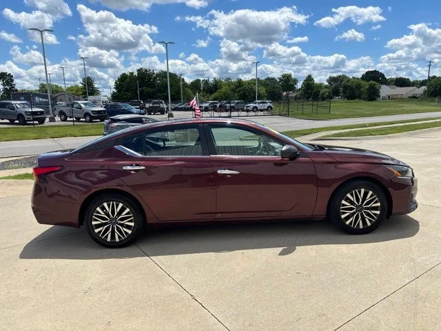 Used 2024 Garnet Pearl Nissan 2.5 SV image 6