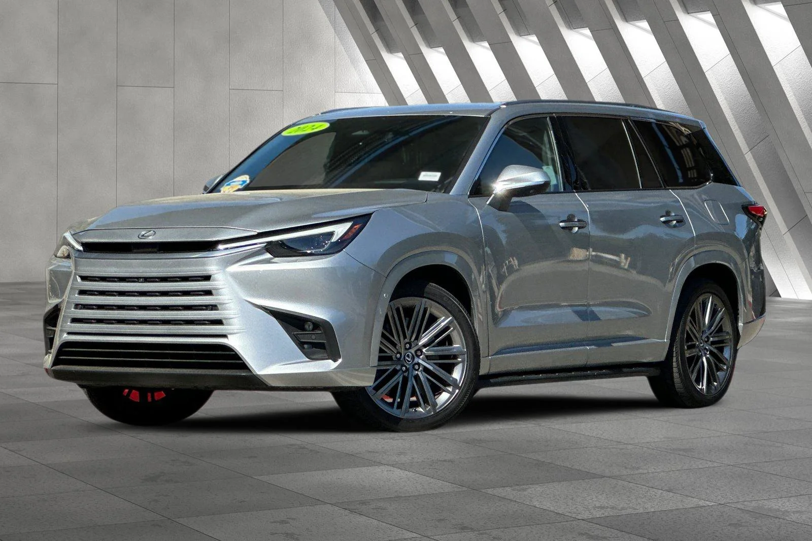 Used 2024 Silver Lexus 550h+ Luxury image 2