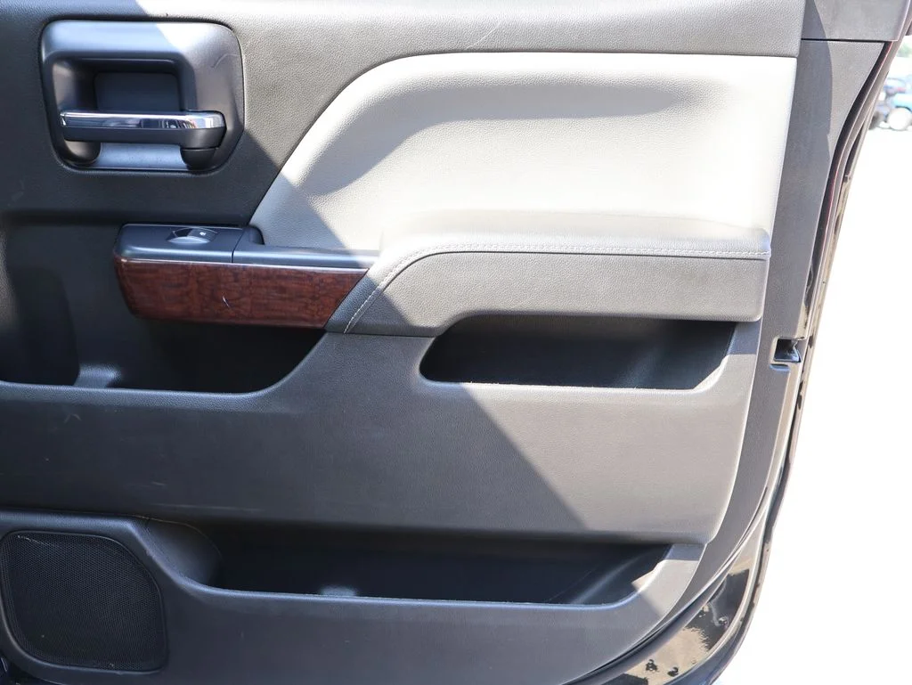 Used 2018 Black GMC SLT image 11