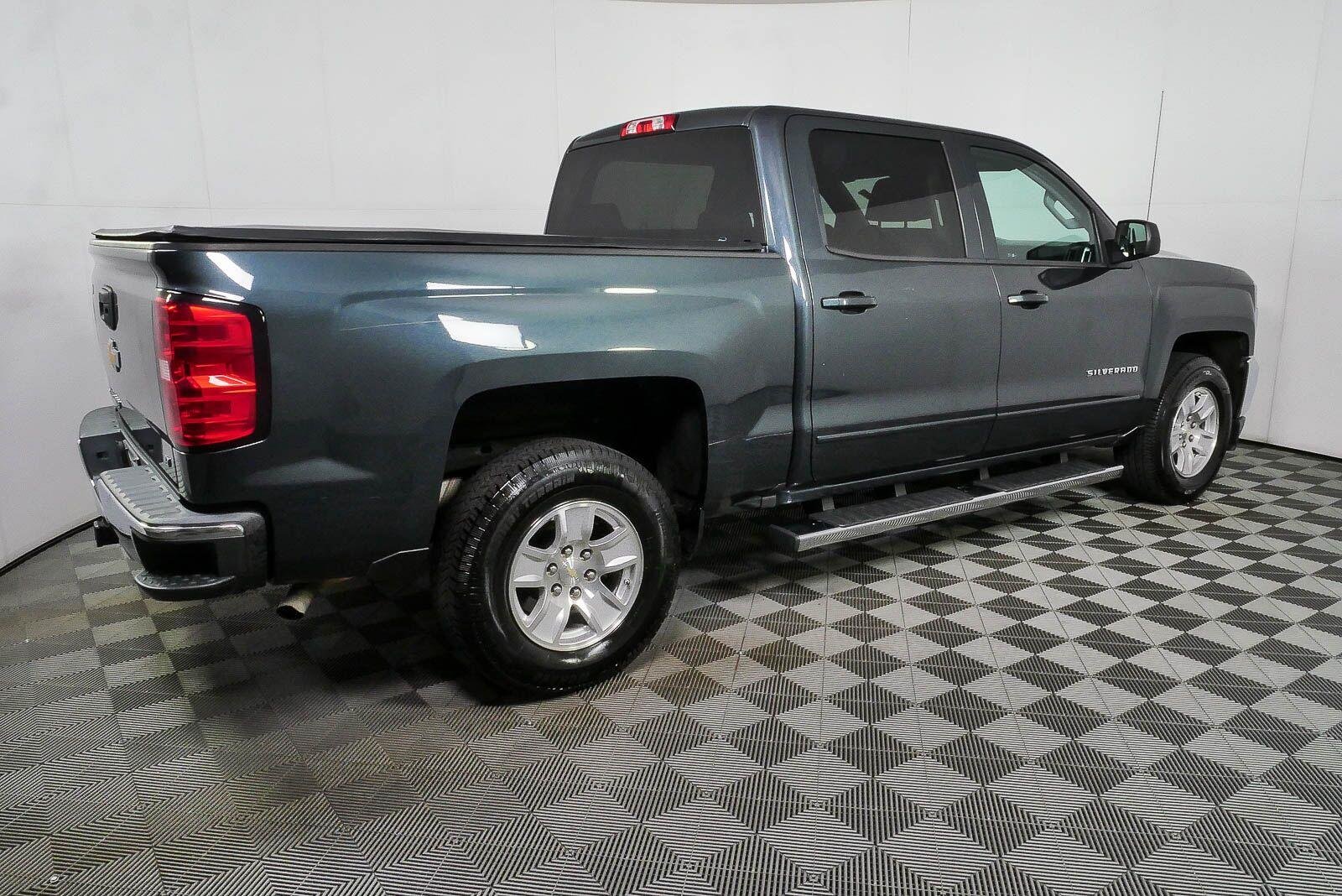 Used 2017 GRAPHITE METALLIC Chevrolet LT image 2