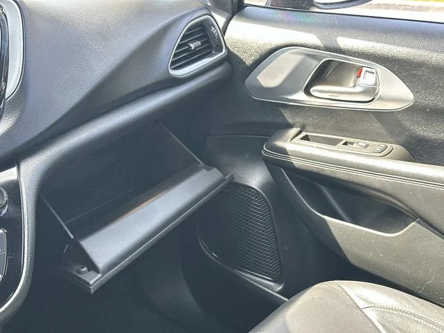 Used 2019 Black Chrysler Touring L Plus image 32