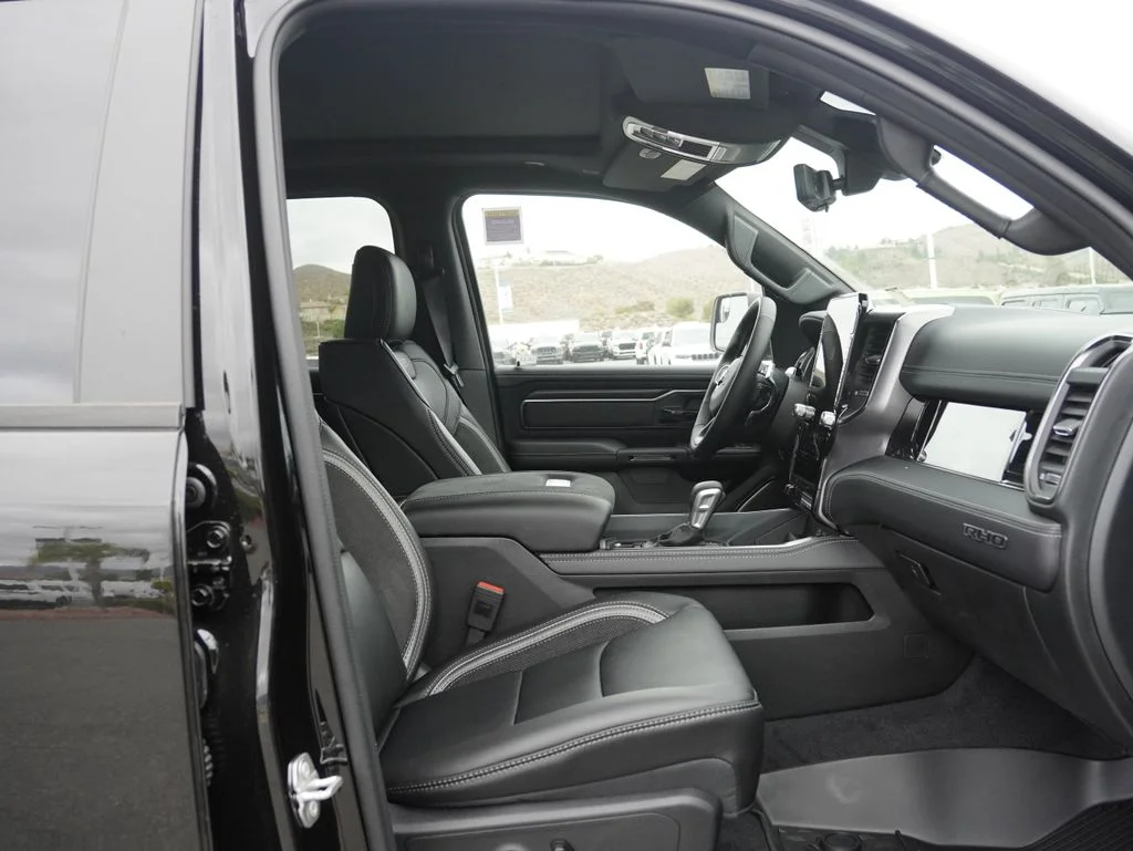 New 2026 Diamond Black Crystal Pearl-Coat Exterior Paint RAM RHO image 28