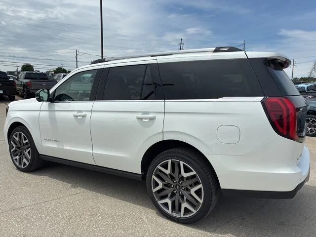 New 2026 Star White Metallic Tri-Coat Ford Platinum® image 4
