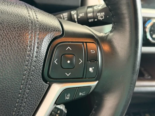 Certified Used 2017 Gray Toyota XLE image 21