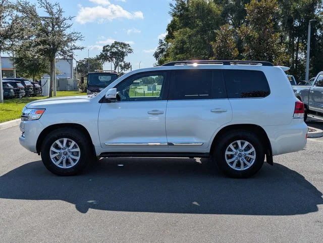 Used 2020 Blizzard Pearl Toyota Base image 7