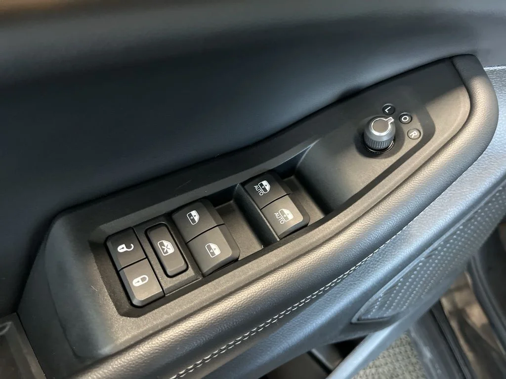 Used 2023 Black Jeep Limited image 4