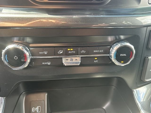 Used 2022 Blue Ford XLT image 23