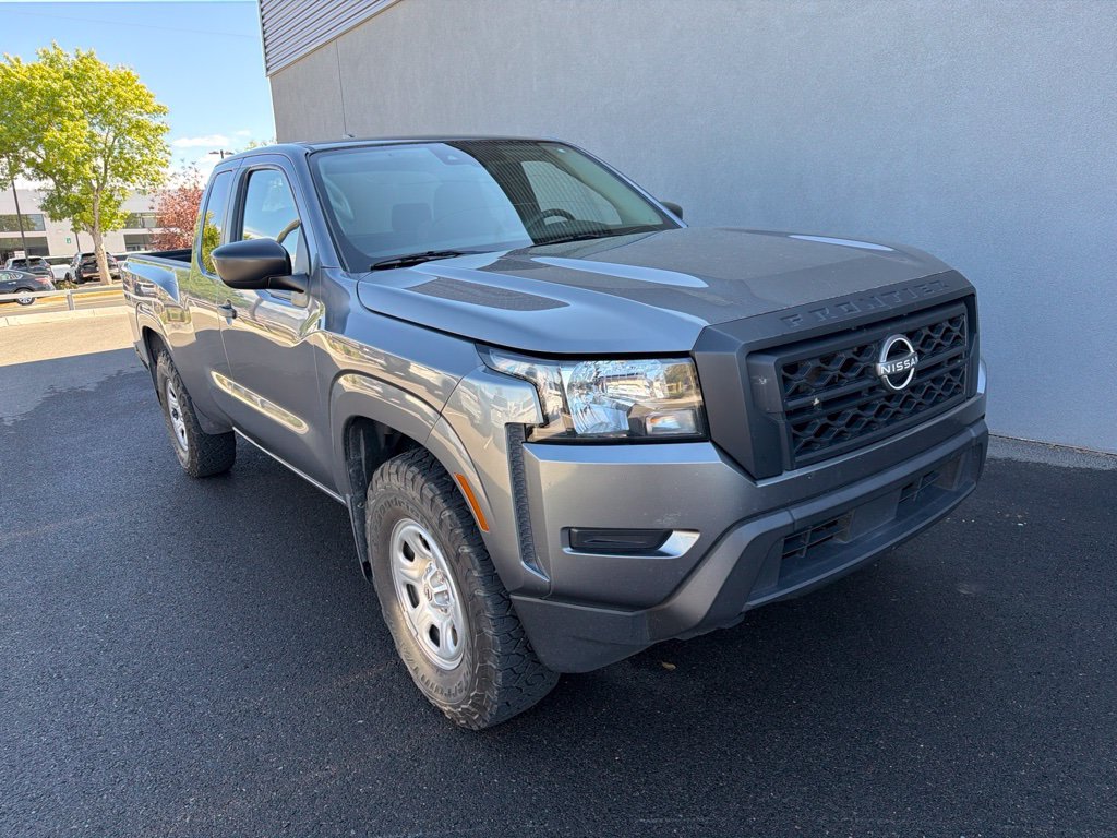 Used 2022 Gray Nissan S image 3