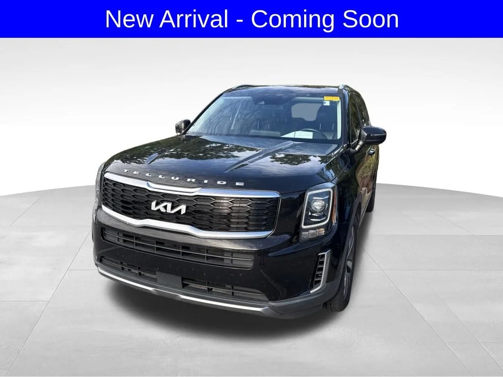 Used 2022 Black Kia S image 2