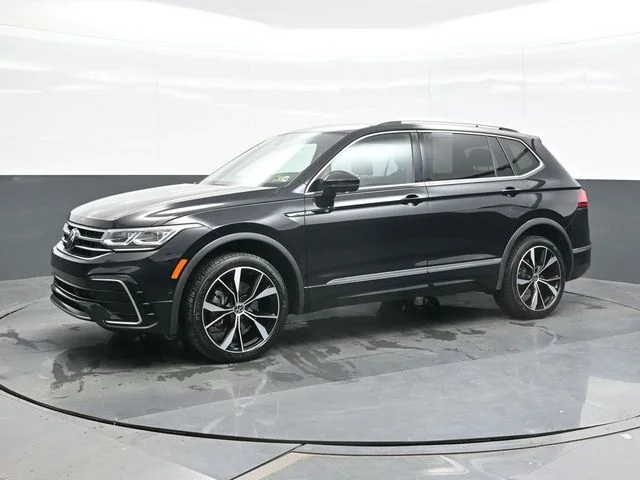 Used 2022 Black Volkswagen 2.0T SEL R-Line image 5